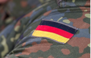 половината германците подкрепят връщането военната служба