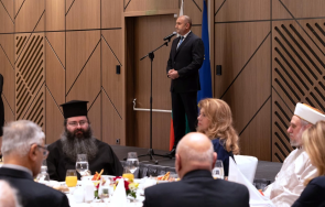 радев събра религиозния дипломатическия елит тържествената вечеря ифтар