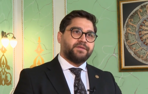 главният секретар мюфтийството патриархът успяваше сплоти вероизповеданията