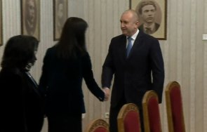 горещо пик радев започна консултациите новия кабинет президентът пита мария габриел докъде преговорите връчи мандата снимки
