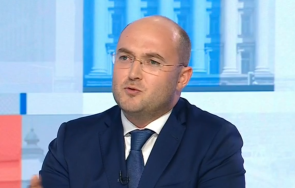 зам председателят сос остро терзиев софия превръща разграден двор