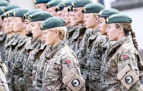 дания въвежда задължителна казарма жените