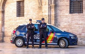 камион вряза полицейско кпп испания шестима загинаха