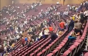 касапница москва стрелба концерт десетки убити ранени снимки видео