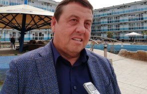 прокурорски чадър бизнесмен бетонирал вековния плаж робинзон