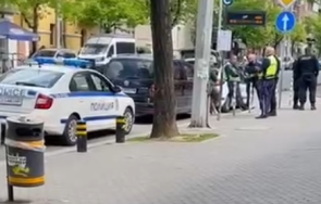 първо пик полиция приклещи подозрителен автомобил центъра софия видео