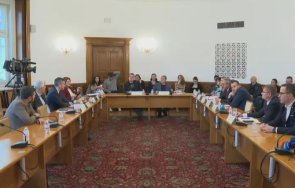 депутатите привикват асен василев заради скандала митниците