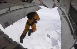 руснаци скочиха парашут северния полюс височина видео