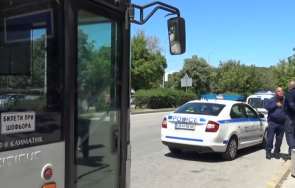 Шофьор на автобус нападна контрольори в Пловдив