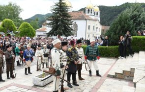 възстановка априлското въстание клисура снимки