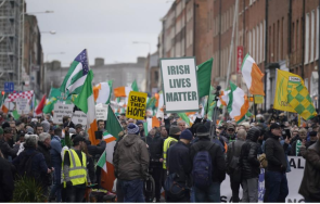 ирландската полиция демонтира мигрантския град палатки дъблин