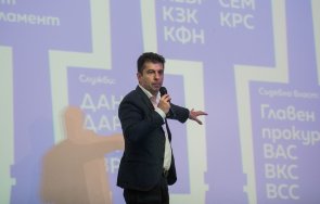 Кирил Петков агитира с ПИК в цялата страна: Има 3000 статии на месец за мен (ВИДЕО)