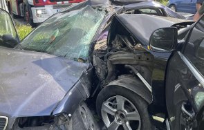 вижте първи снимки катастрофата кирил петков