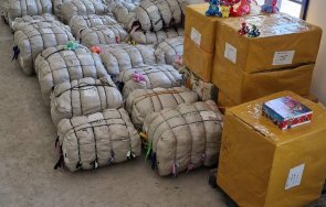 10 000 фалшиви играчки задържаха митничарите на ферибота при Оряхово (СНИМКИ)