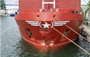корабът блъсна друг плавателен съд румъния пристигна пристанище варна