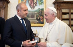 румен радев заминава ватикана повод