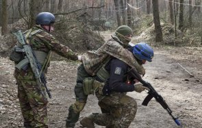 украинци бягащи мобилизация нападнаха граничар