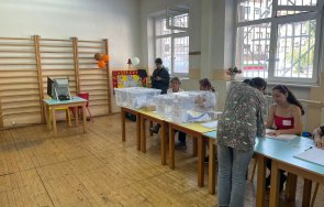 горещо пик кирил петков гласува преговаря ппдб герб изборите живо