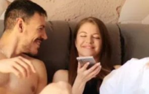 лудия репортер петканов брюнетка леглото