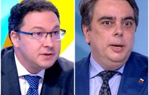 даниел митов съсипа ппдб лудият картечницата тяхното управление всичко спря асен василев еднолично спря влизането еврозоната