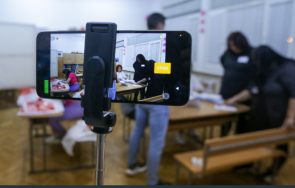 куриози видеонаблюдението вота флиртове пожар фенерчета