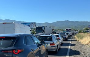 първо пик границата гърция вият километрични опашки снимки видео