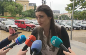лена бориславова самият борисов надява кабинет мине половината министри пеевски