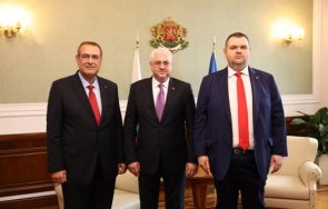 съпредседателите дпс делян пеевски джевдет чакъров срещнаха турския посланик