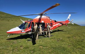 медицинският хеликоптер първа успешна акция планината снимки