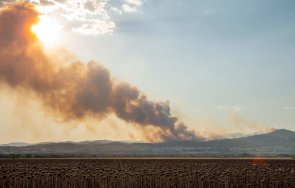 последните минути пожарът стара загора доближава къщи положението критично евн спря тока снимки