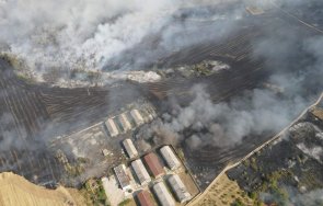 последните минути пожар близо бензиностанция харманли опасност взрив видео снимки