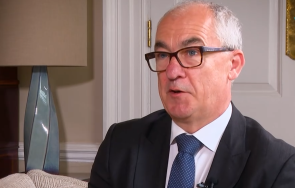 откъде сме произлезли европа китай битка построи новия ускорител елементарни частици