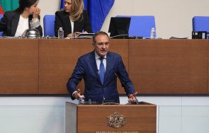 гуцанов правителството поиска помощ извън потушаване пожарите