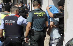 маскиран намушка смъртоносно годишно момче испания