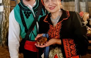 шампионът новиков облече българска носия фестивала жеравна снимки