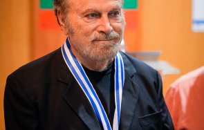 франко неро снима българския филм аве мария