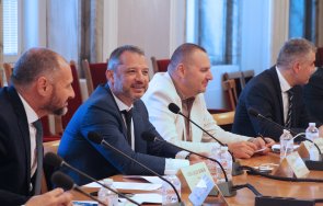 депутатите заръчаха работи цяла нощ компенсациите тока бизнеса