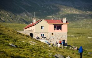 били изгонени неправомерно израелски туристи хижа иван вазов