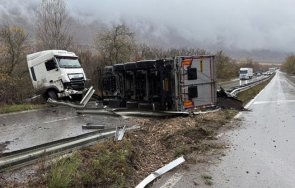 тир катастрофира пътя русе велико търново блокира движението