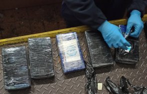 заловиха кокаин резервната гума лек автомобил снимки видео