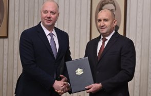 първо пик радев връчи мандат росен желязков върна моментално изпълнен всички министри снимки видео