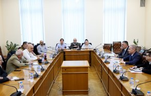 вицепремиерът караджов подкрепя всяка добра инициатива безопасността таксиметровите водачи