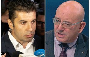 специалист всичко кирчо убеждавал ревизоро време полет водите управляват телефона