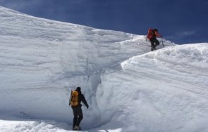 спасиха български антарктик пропаднал процеп ледника кондел