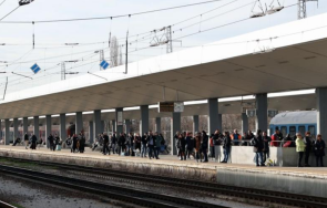 масово закъснение влакове заради проблем централна гара софия