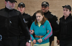 доведоха съда майката уби деца вакарел