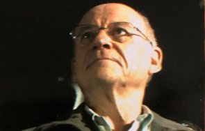 започва съдебен процес хирург обвинен сексуално насилие стотици деца