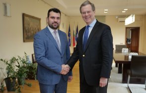 министър георг георгиев прие доскорошния изпълнителен директор американския еврейски комитет дейвид харис