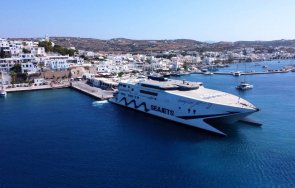 ферибот атина евакуира желаещите напуснат санторини