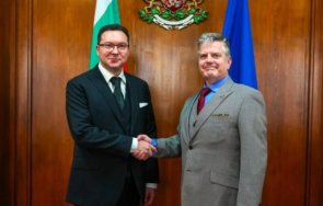 министър митов срещна временно изпълняващия длъжността посланик сащ софия
